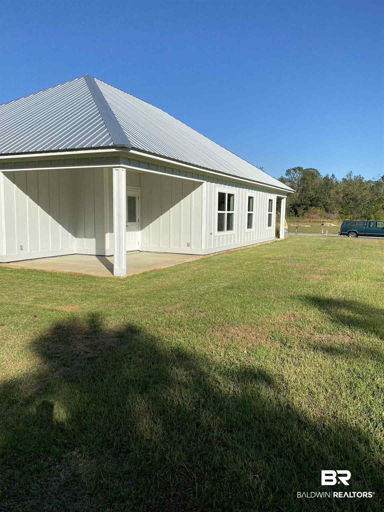8160 Carmel Circle Foley, AL 36535 - Photo 5 of 11 Back patio