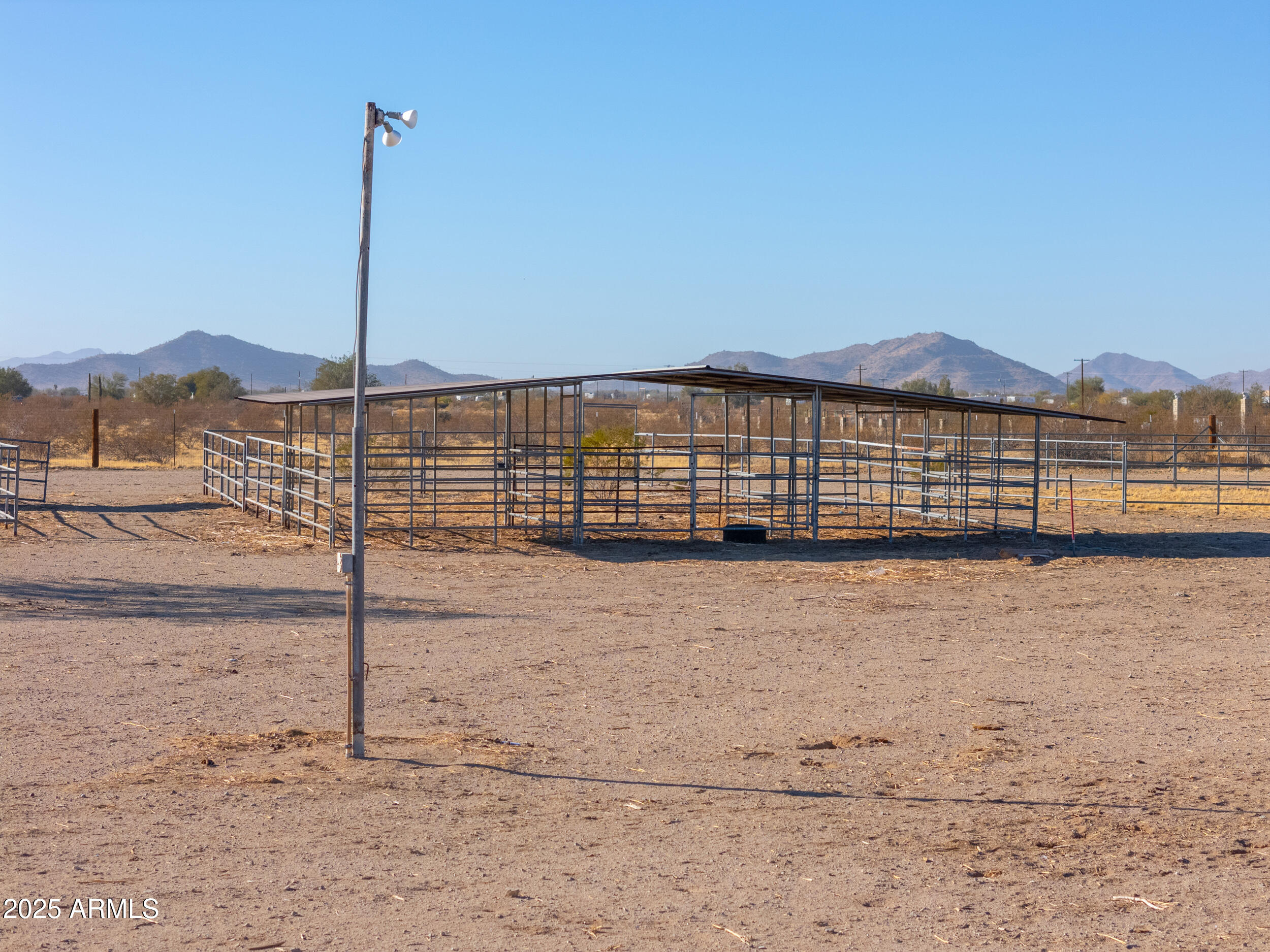 53129 West Badger Road Maricopa, AZ 85139 - Photo 25 of 48 68