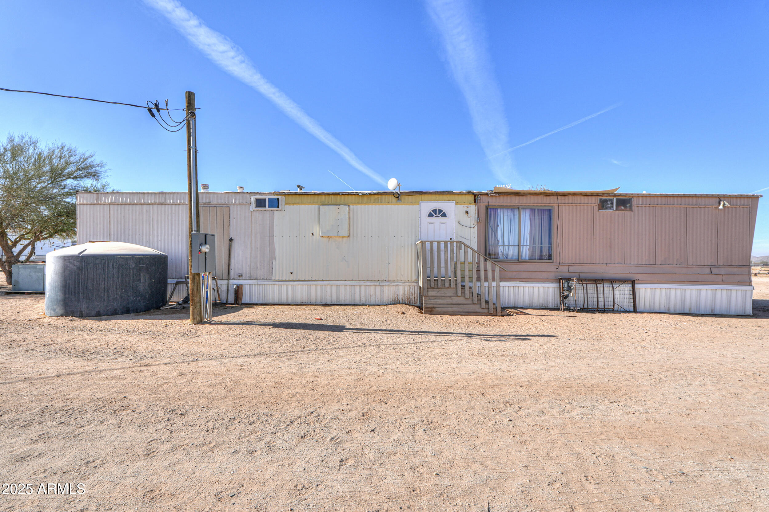 53129 West Badger Road Maricopa, AZ 85139 - Photo 5 of 48 19