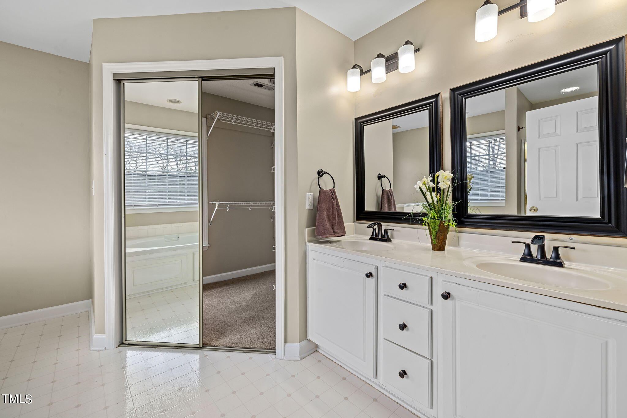 2004 Haig Point Way Raleigh, NC 27604 - Photo 22 of 40 22-web-or-mls-7K5A4141