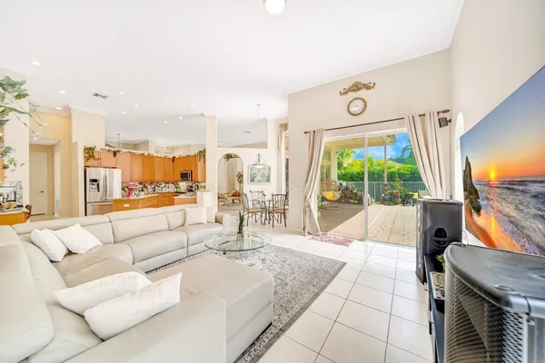 $999,900 | 6169 Northwest 53rd Circle, Coral Springs, FL 33067