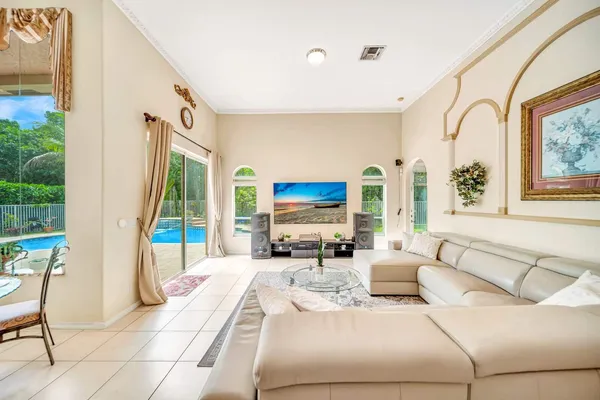 $999,900 | 6169 Northwest 53rd Circle, Coral Springs, FL 33067
