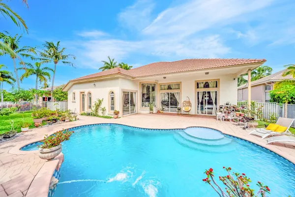 $999,900 | 6169 Northwest 53rd Circle, Coral Springs, FL 33067