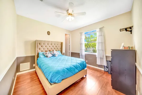 $999,900 | 6169 Northwest 53rd Circle, Coral Springs, FL 33067
