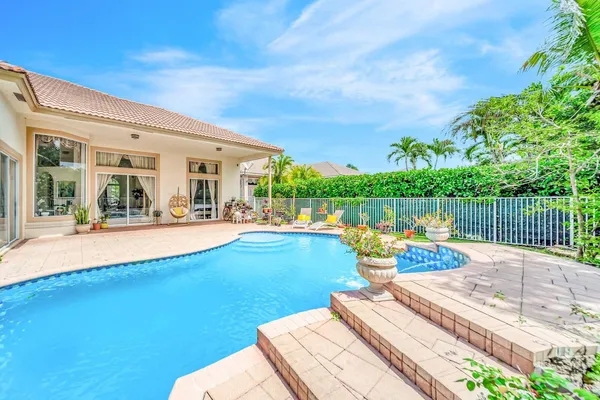 $999,900 | 6169 Northwest 53rd Circle, Coral Springs, FL 33067