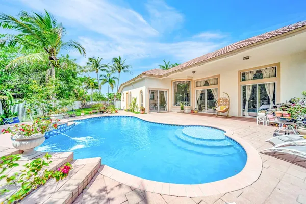 $999,900 | 6169 Northwest 53rd Circle, Coral Springs, FL 33067