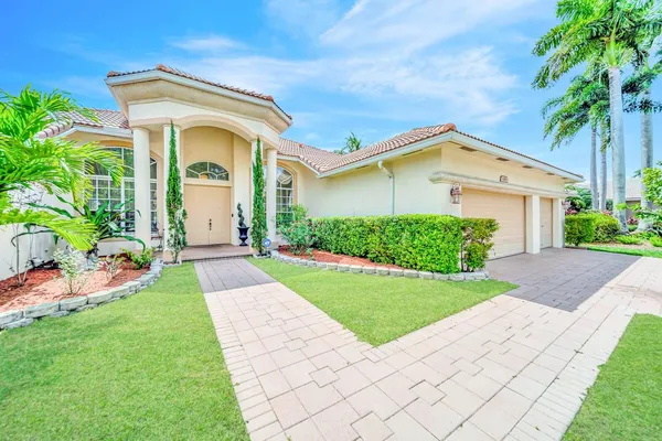 $999,900 | 6169 Northwest 53rd Circle, Coral Springs, FL 33067