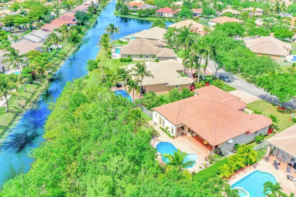 $999,900 | 6169 Northwest 53rd Circle, Coral Springs, FL 33067