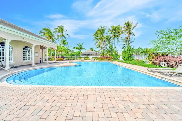$999,900 | 6169 Northwest 53rd Circle, Coral Springs, FL 33067