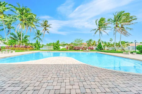 $999,900 | 6169 Northwest 53rd Circle, Coral Springs, FL 33067