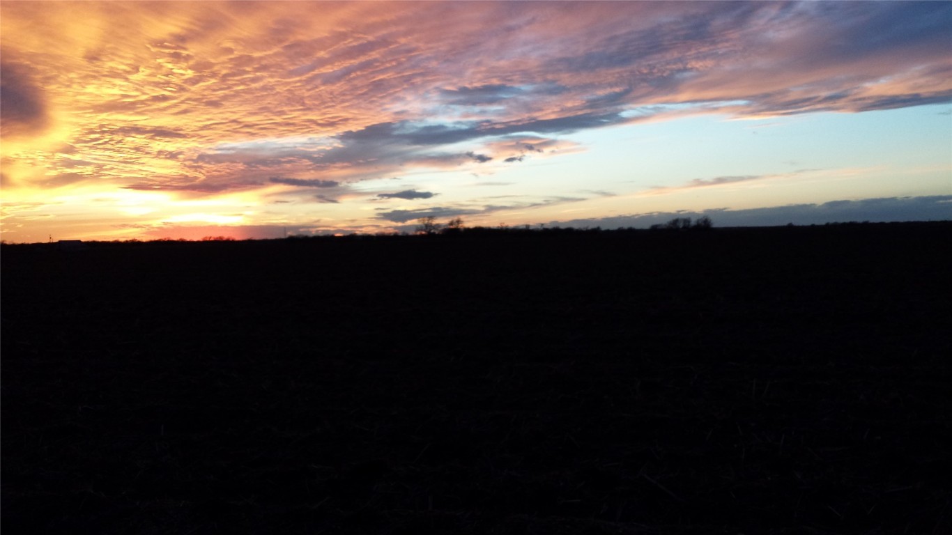 3402 County Road 405 Taylor, TX 76574 - Photo 20 of 23 a view of an ocean and beach