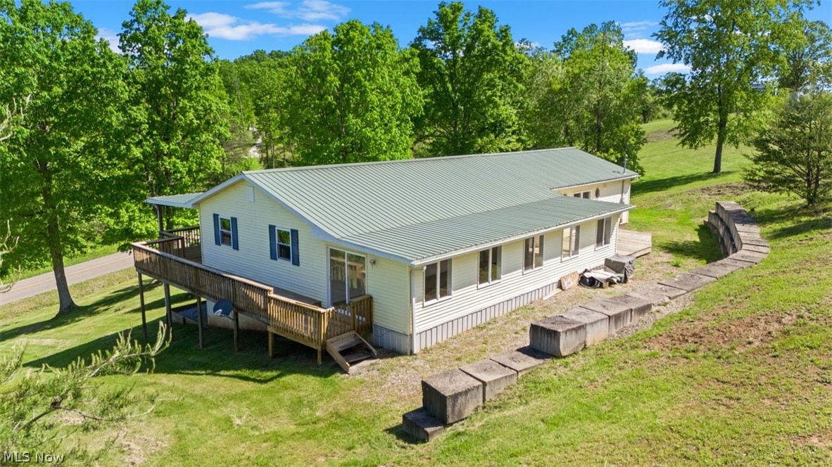 2710 Barth Road Belpre, OH 45714 - Photo 4 of 39 Side of the house