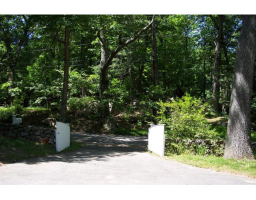 223 Middle Road Newbury, MA 01922 - Photo 2 of 10 a view of a outdoor space