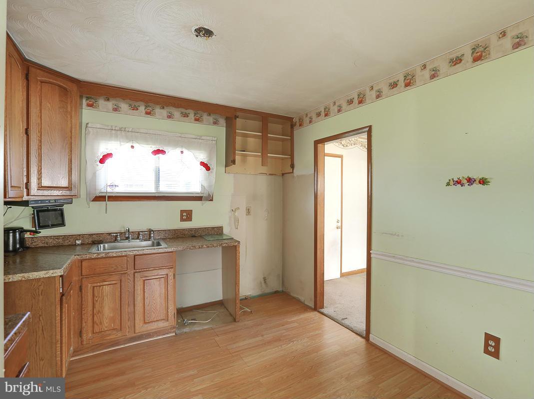 5911 Johnnycake Road Baltimore, MD 21207 - Photo 11 of 30 Kitchen
