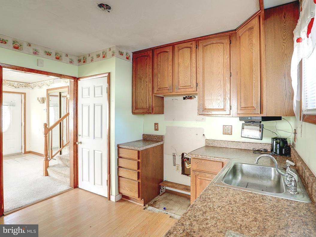 5911 Johnnycake Road Baltimore, MD 21207 - Photo 13 of 30 Kitchen