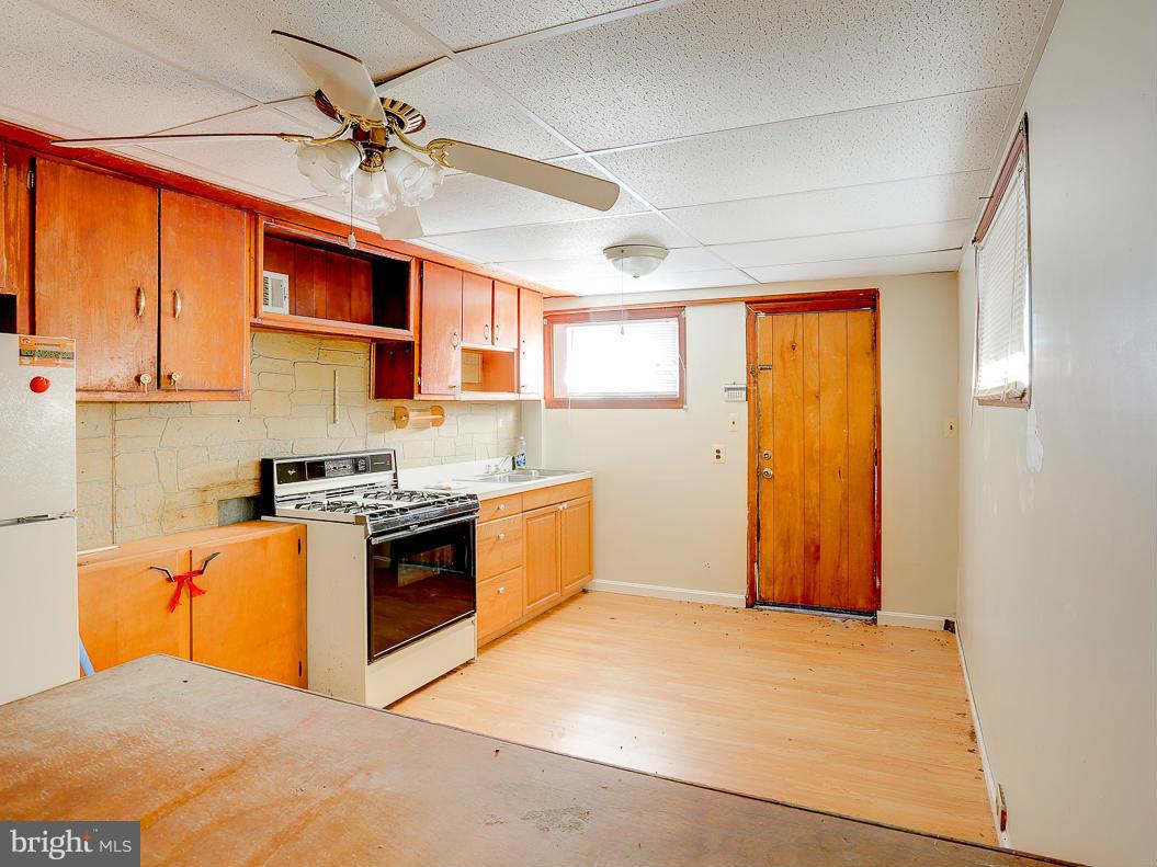 5911 Johnnycake Road Baltimore, MD 21207 - Photo 19 of 30 Kitchen
