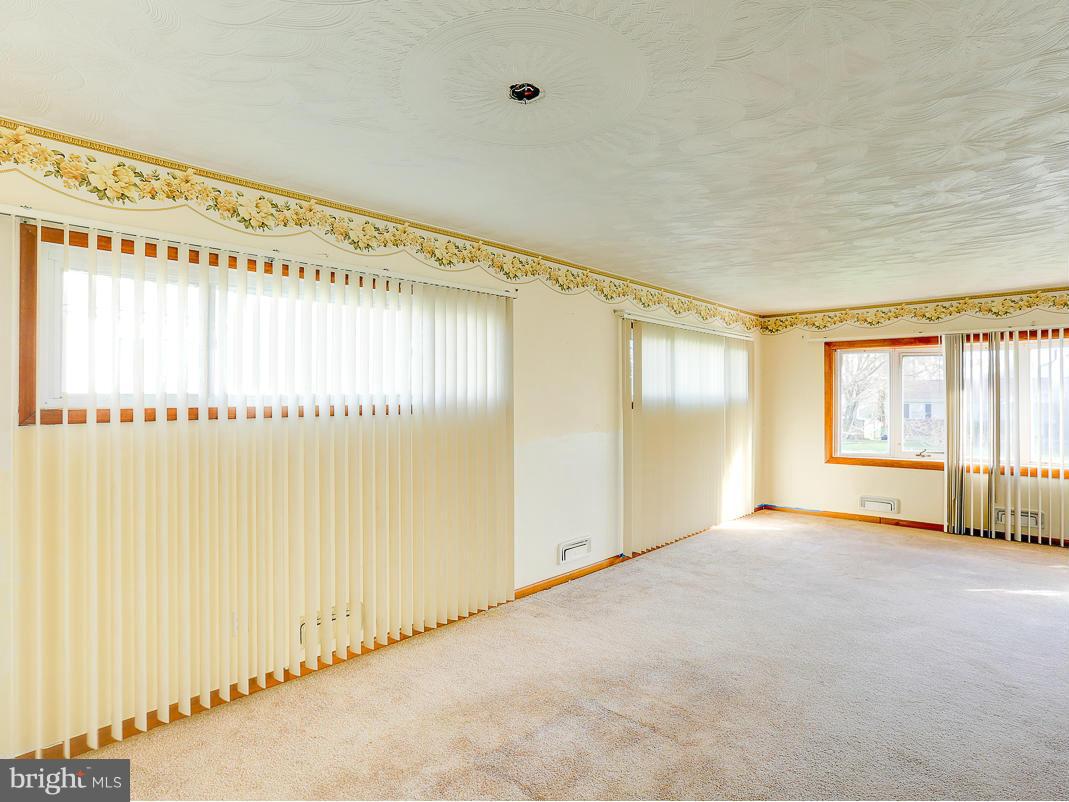 5911 Johnnycake Road Baltimore, MD 21207 - Photo 8 of 30 Living Room