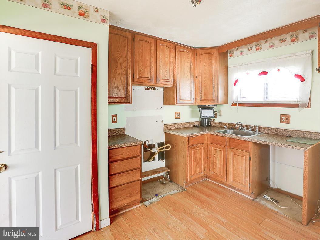 5911 Johnnycake Road Baltimore, MD 21207 - Photo 10 of 30 Kitchen