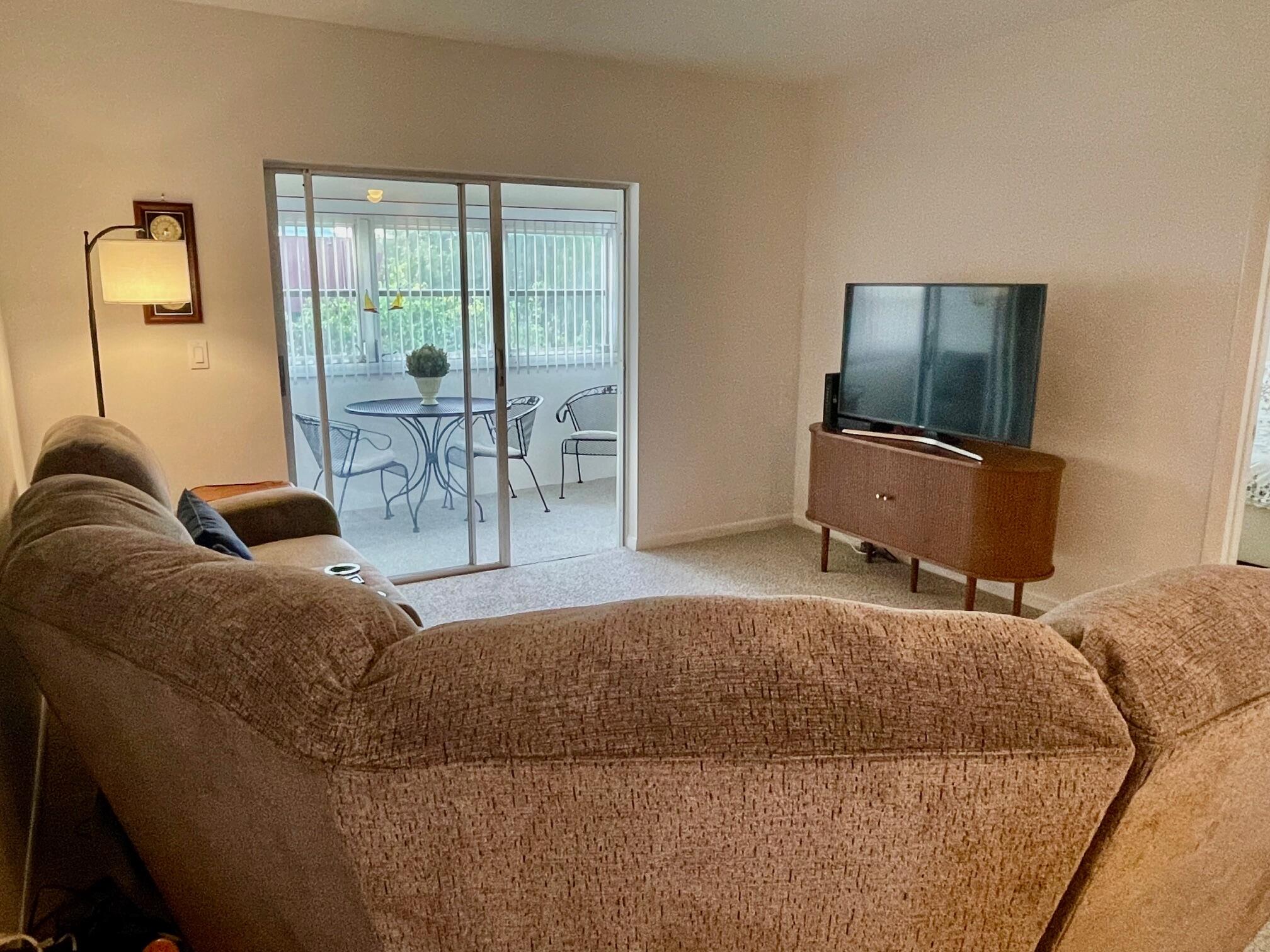 117 Lake Terrace, Unit F208 Boynton Beach, FL 33426 - Photo 8 of 30 LIVING ROOM