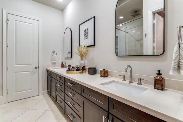 $649,999 | 723 South Cesar Chavez Boulevard, Dallas, TX 75201