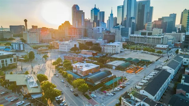 $649,999 | 723 South Cesar Chavez Boulevard, Dallas, TX 75201