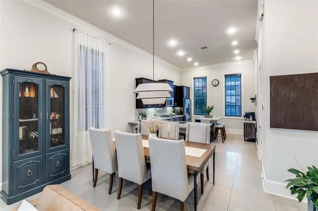 $649,999 | 723 South Cesar Chavez Boulevard, Dallas, TX 75201