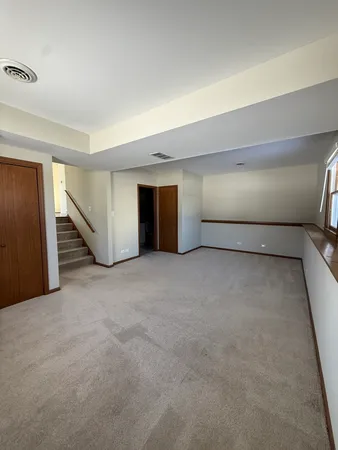 $2,050 | 39 Spuhler Drive, Unit 39, Batavia, IL 60510