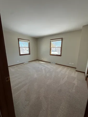 $2,050 | 39 Spuhler Drive, Unit 39, Batavia, IL 60510