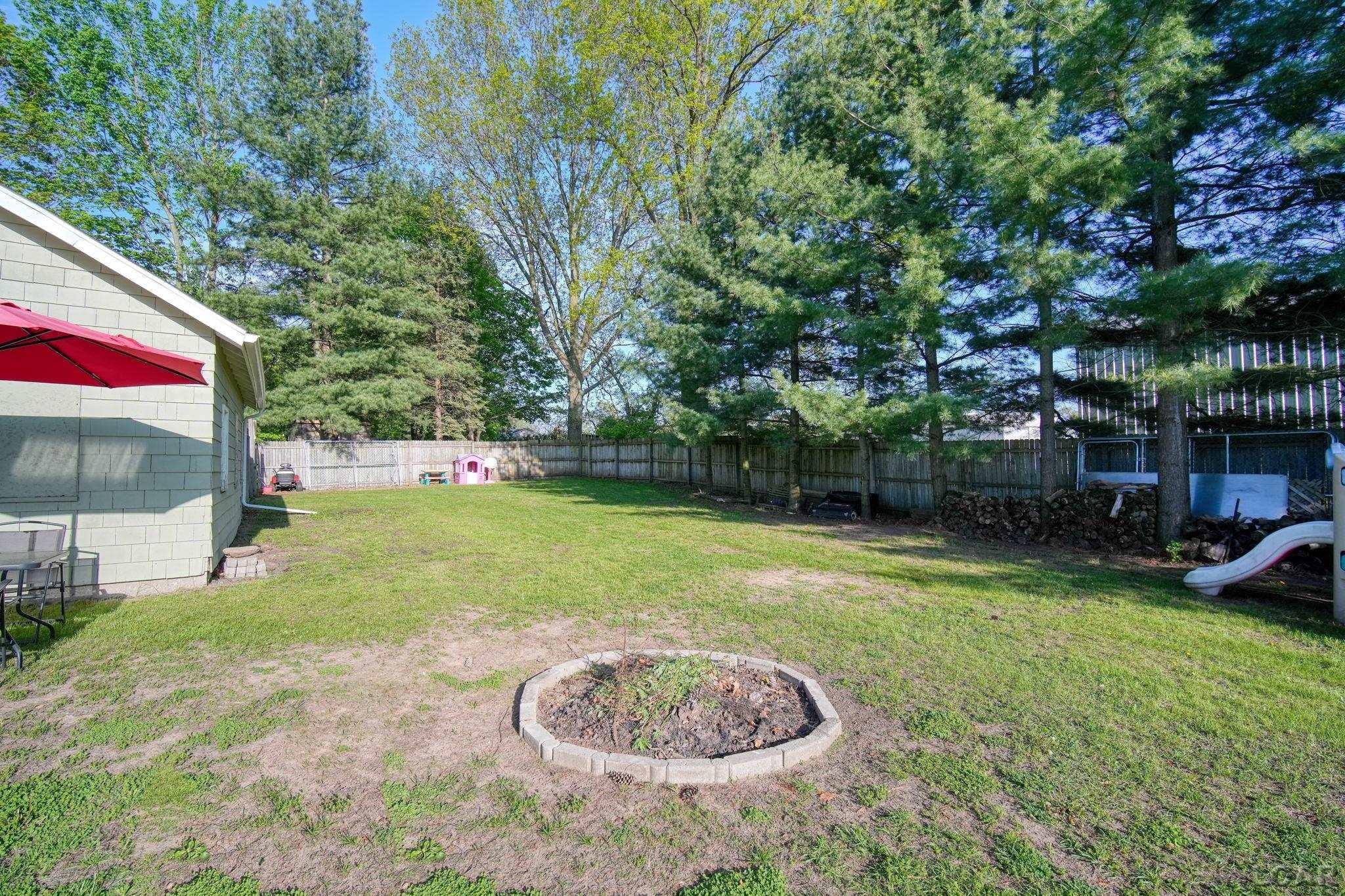 1025 East Carleton Road Adrian, MI 49221 - Photo 33 of 37 50141334-4d1f4514-668d-40c4-bec4-d8cefb6a49f0.JPG