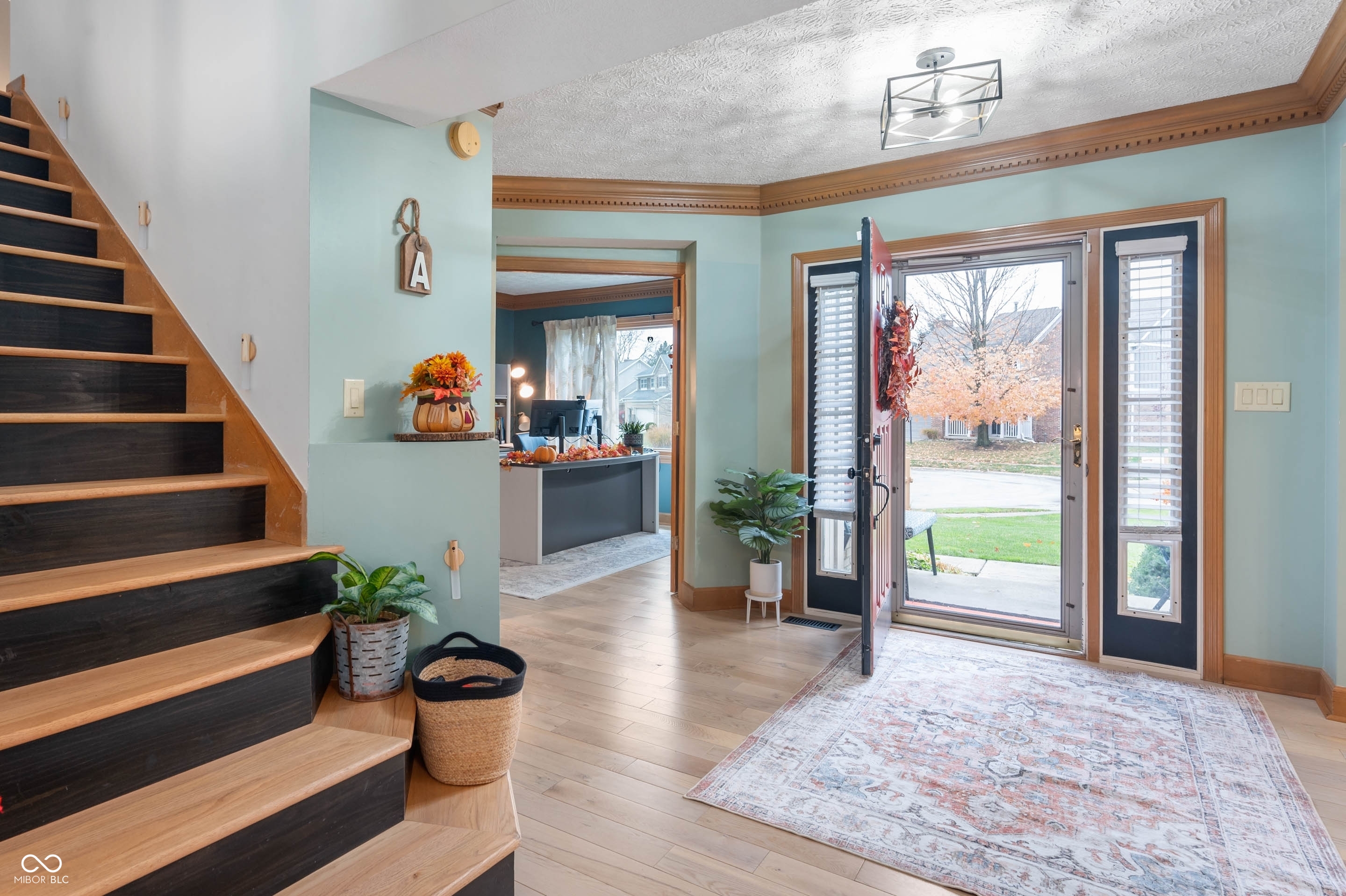 11612 Victoria Court Carmel, IN 46033 - Photo 4 of 37