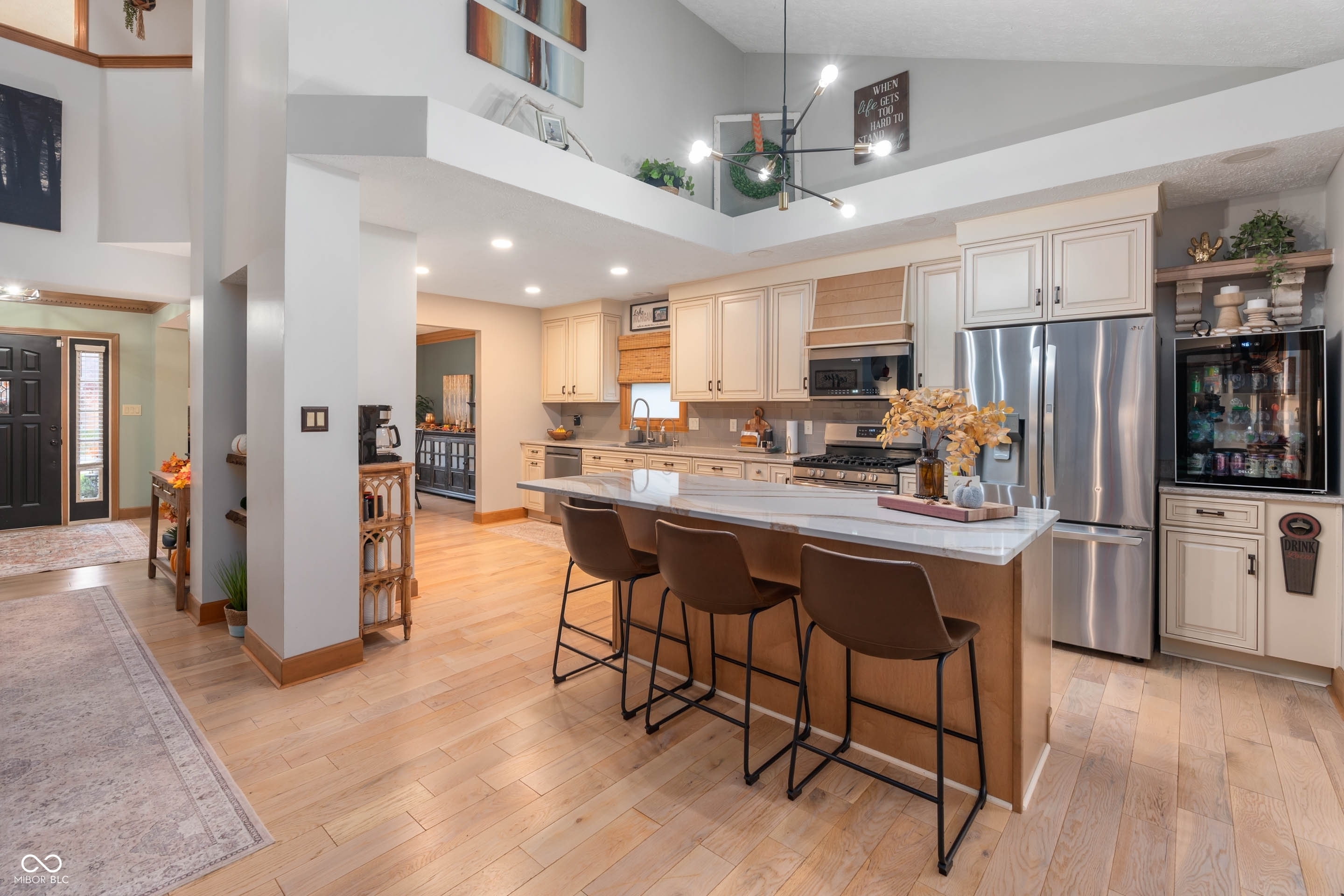 11612 Victoria Court Carmel, IN 46033 - Photo 9 of 37