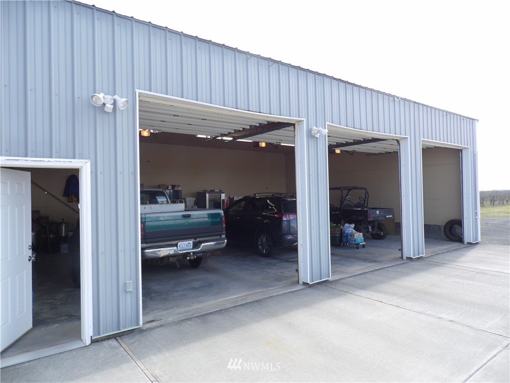 1867 West Foley Road Othello, WA 99344 - Photo 4 of 25