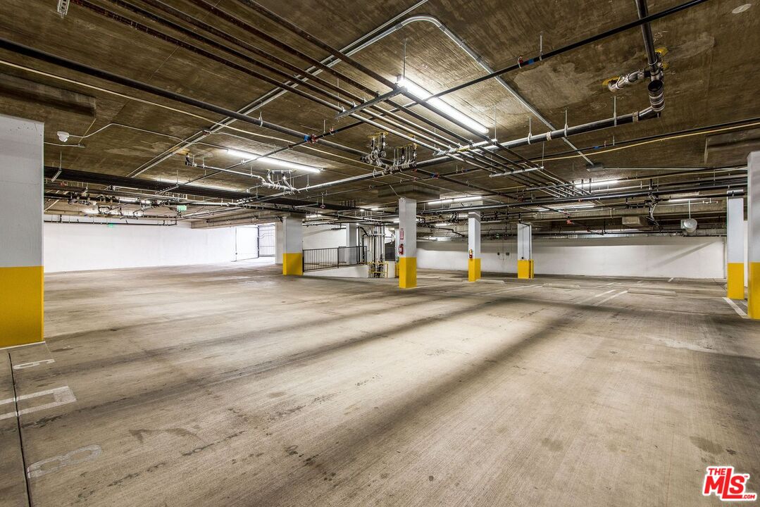 1237 South Holt Avenue, Unit 205 Los Angeles, CA 90035 - Photo 10 of 29