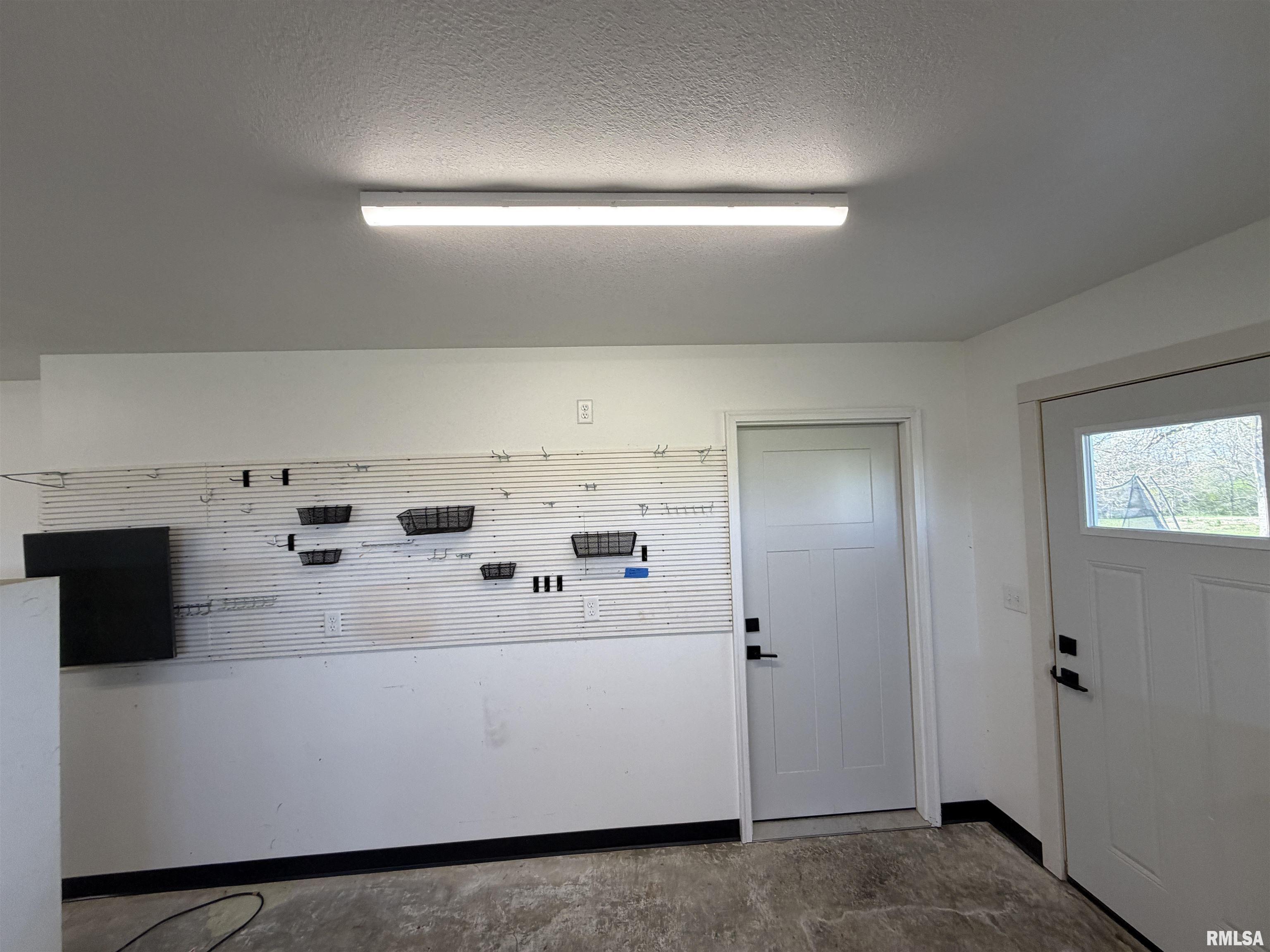 1110 West Hickory Street Canton, IL 61520 - Photo 11 of 33