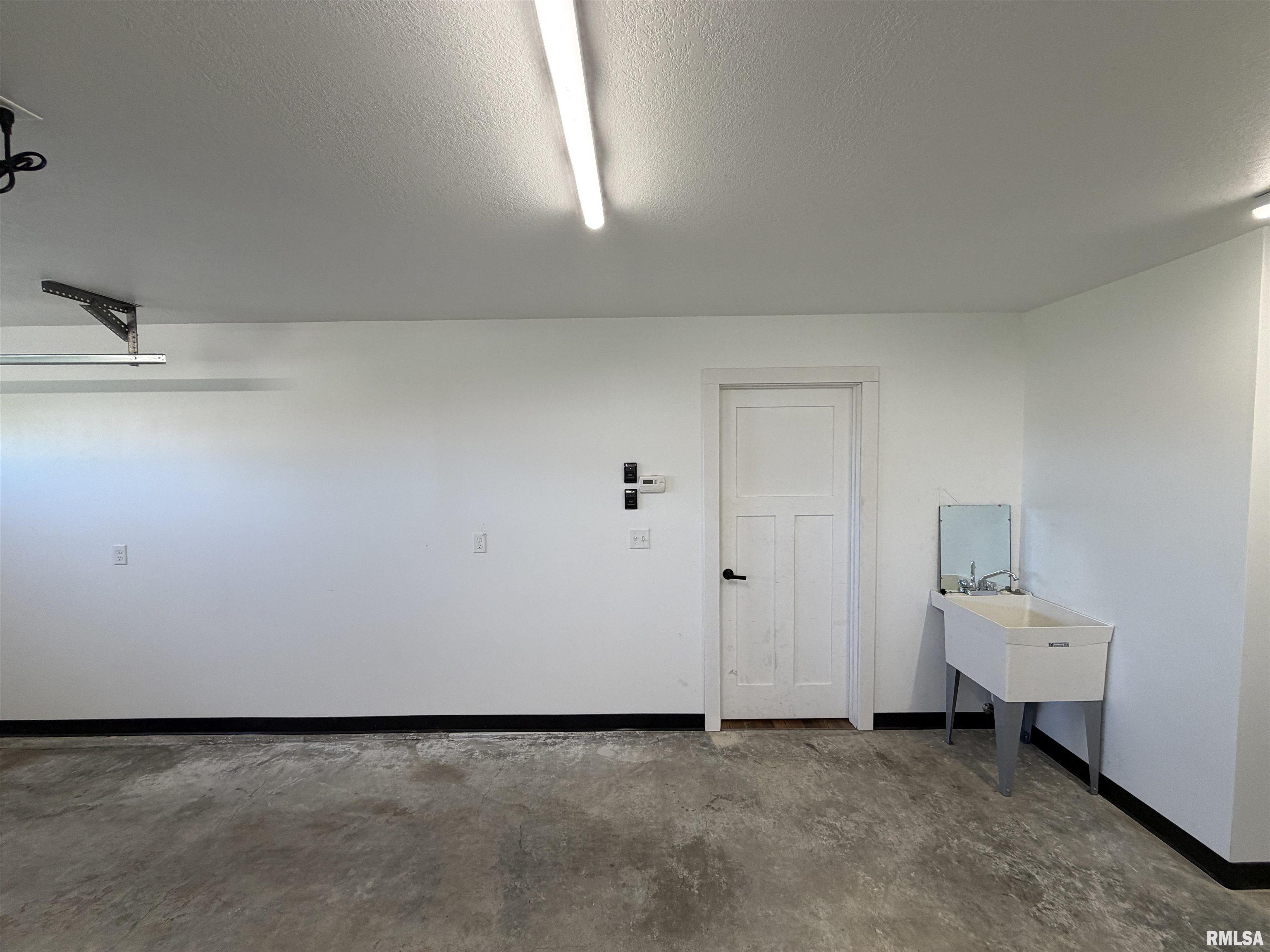 1110 West Hickory Street Canton, IL 61520 - Photo 12 of 33