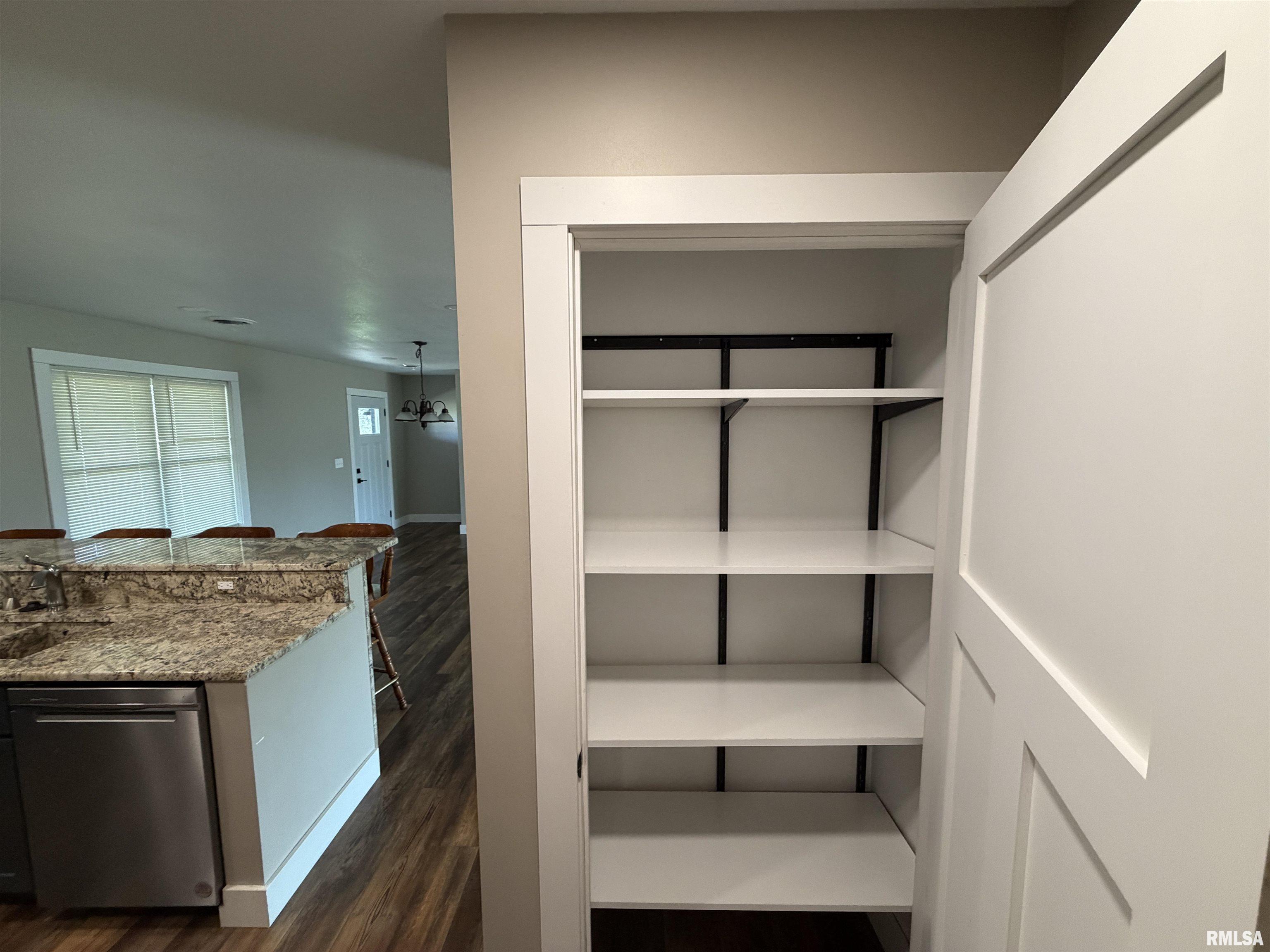 1110 West Hickory Street Canton, IL 61520 - Photo 18 of 33