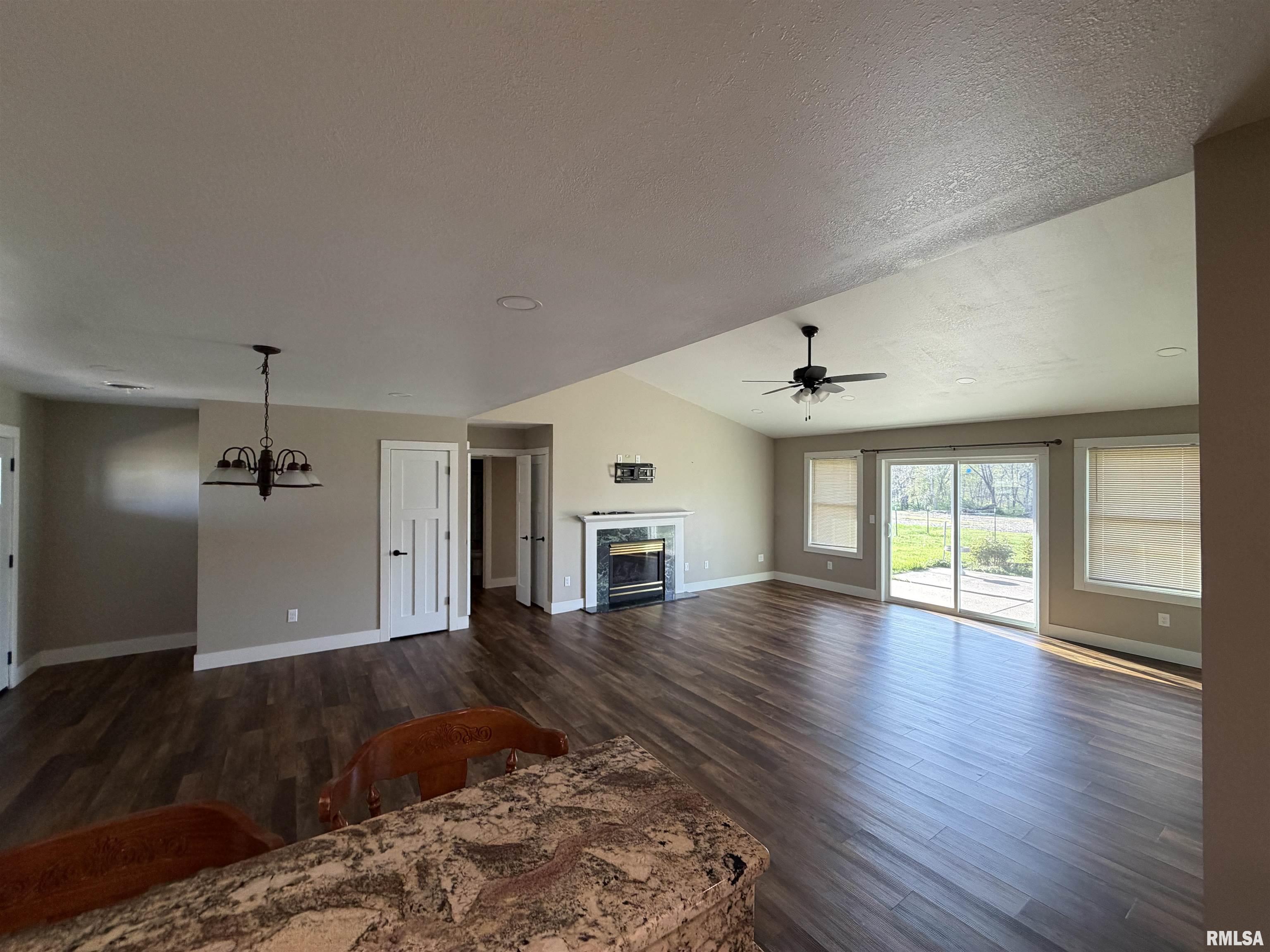 1110 West Hickory Street Canton, IL 61520 - Photo 19 of 33