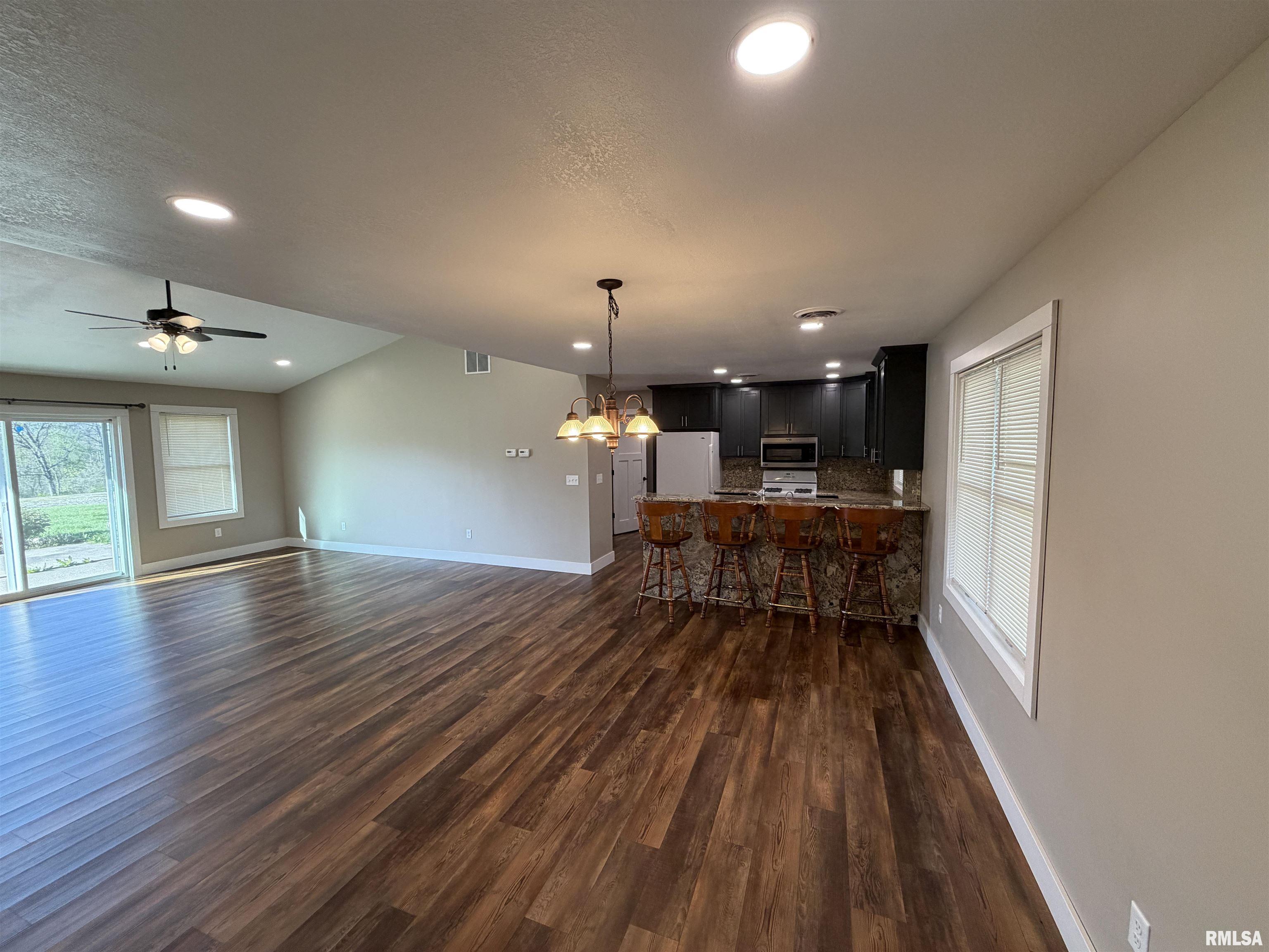 1110 West Hickory Street Canton, IL 61520 - Photo 20 of 33