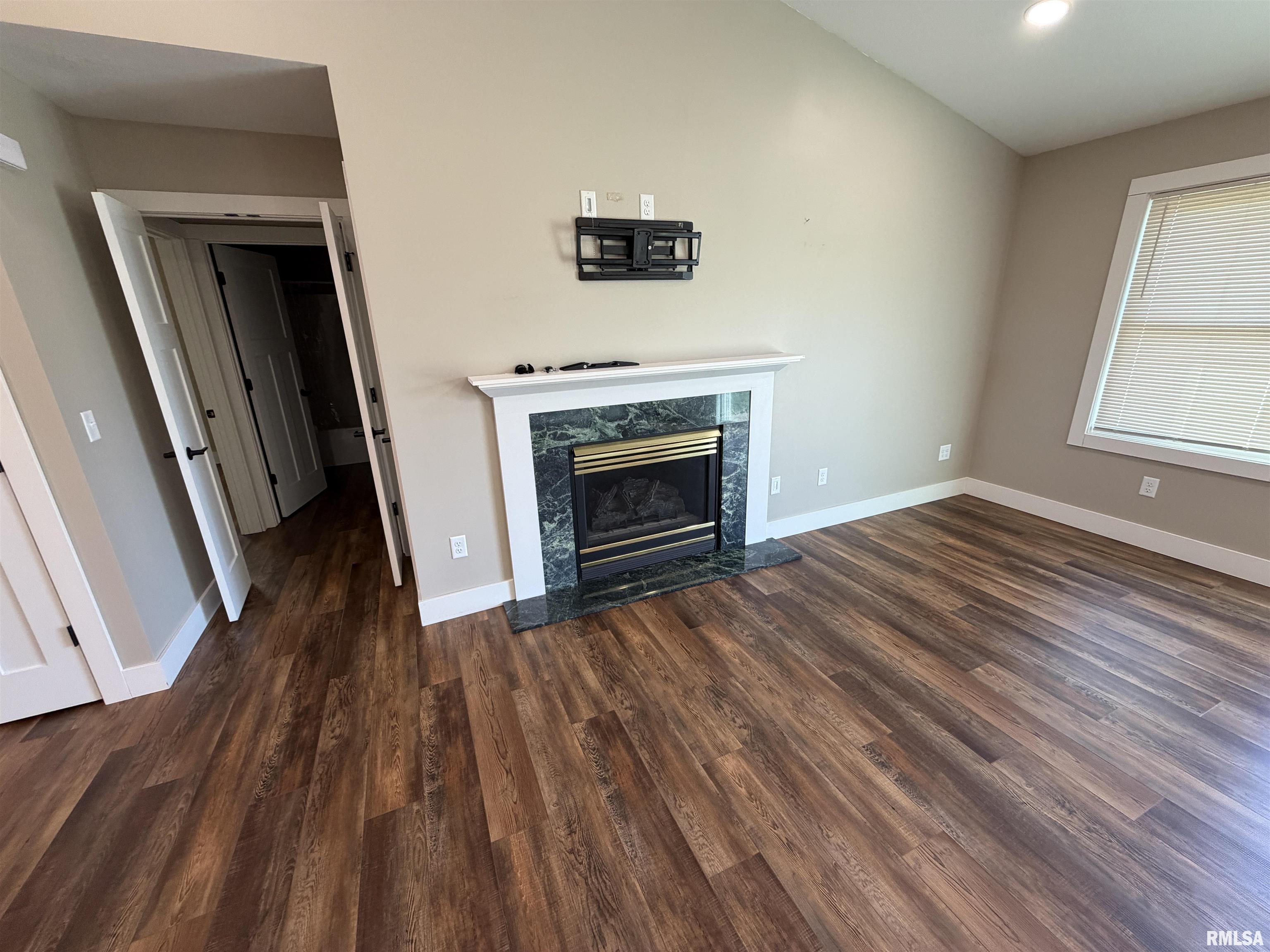 1110 West Hickory Street Canton, IL 61520 - Photo 24 of 33