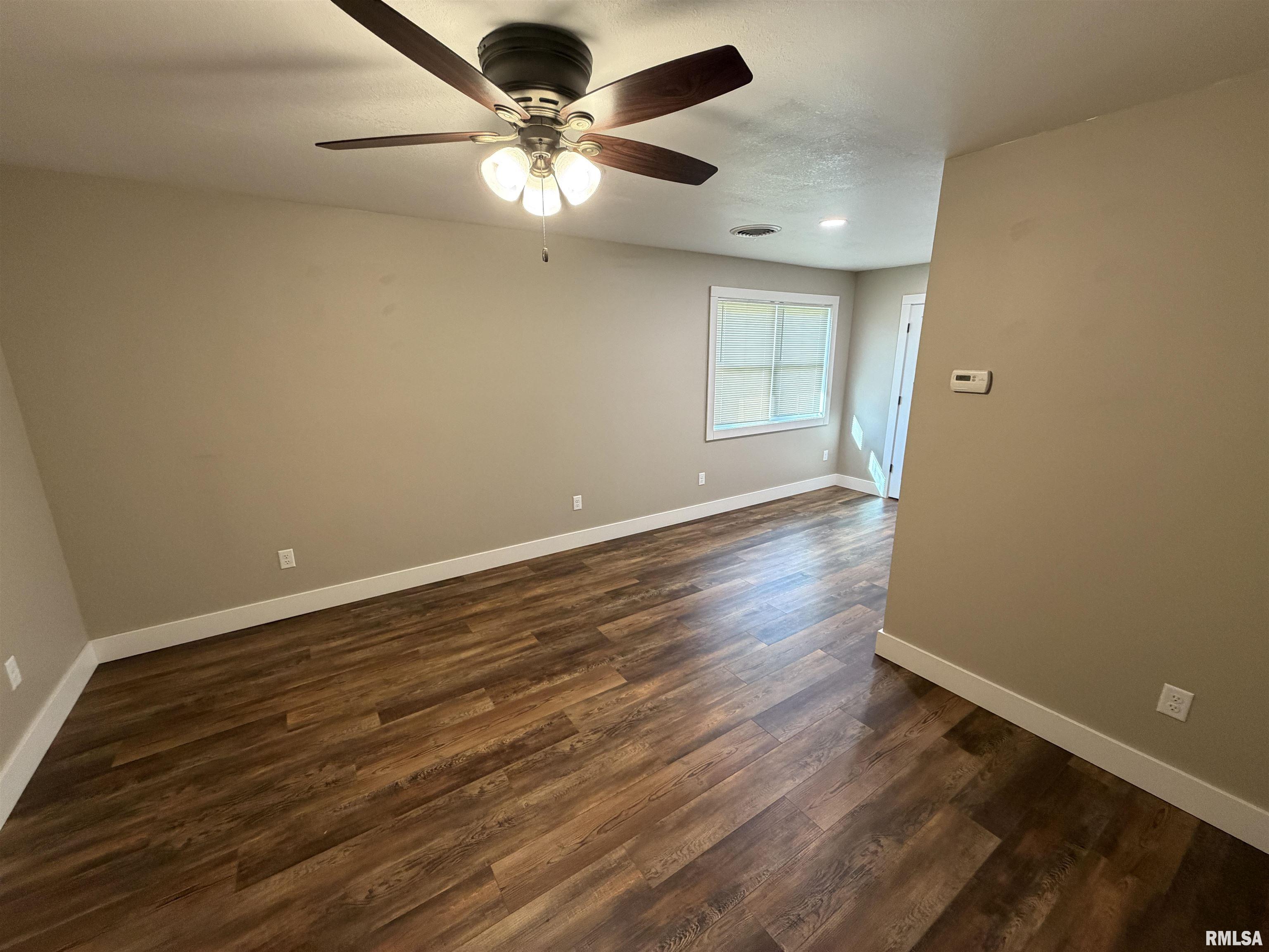 1110 West Hickory Street Canton, IL 61520 - Photo 30 of 33