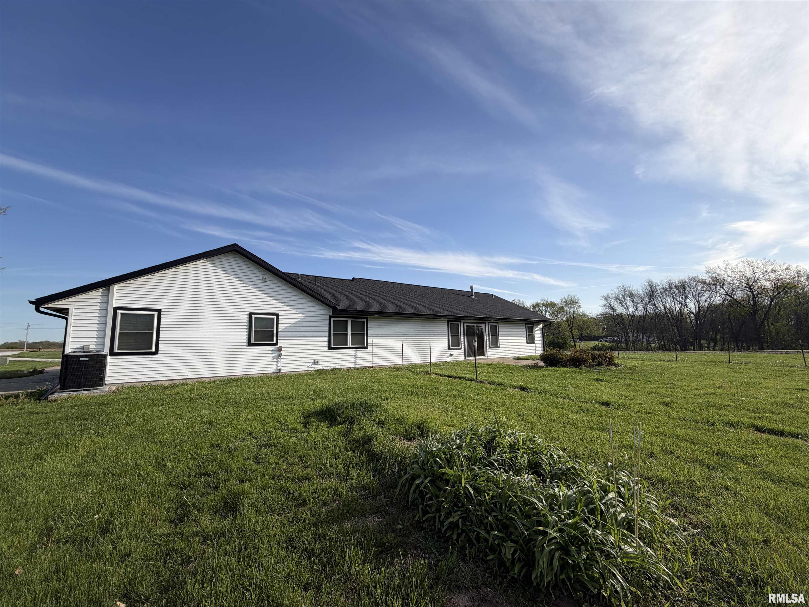 1110 West Hickory Street Canton, IL 61520 - Photo 6 of 33