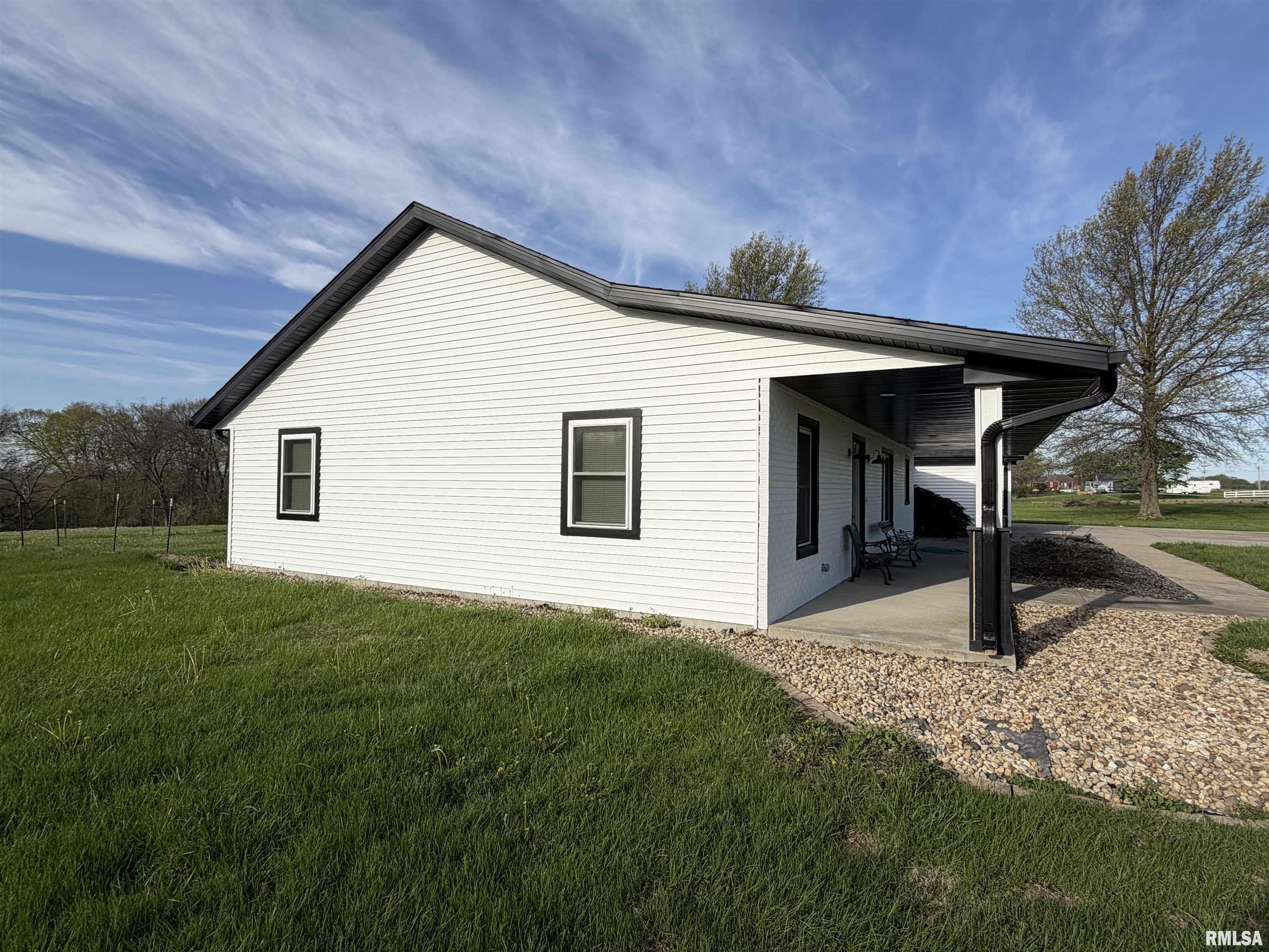 1110 West Hickory Street Canton, IL 61520 - Photo 8 of 33