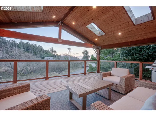 $800,000 | 8120 Nehalem Road, Nehalem, OR 97131