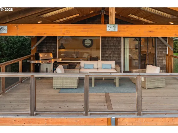 $800,000 | 8120 Nehalem Road, Nehalem, OR 97131