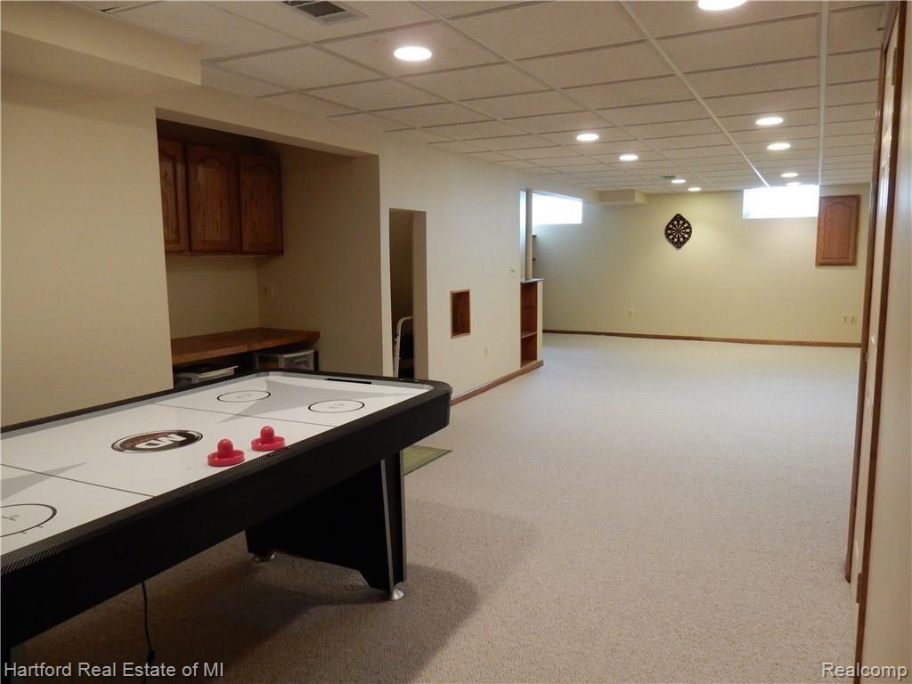 36768 Chesapeake Road Farmington Hills, MI 48335 - Photo 39 of 49