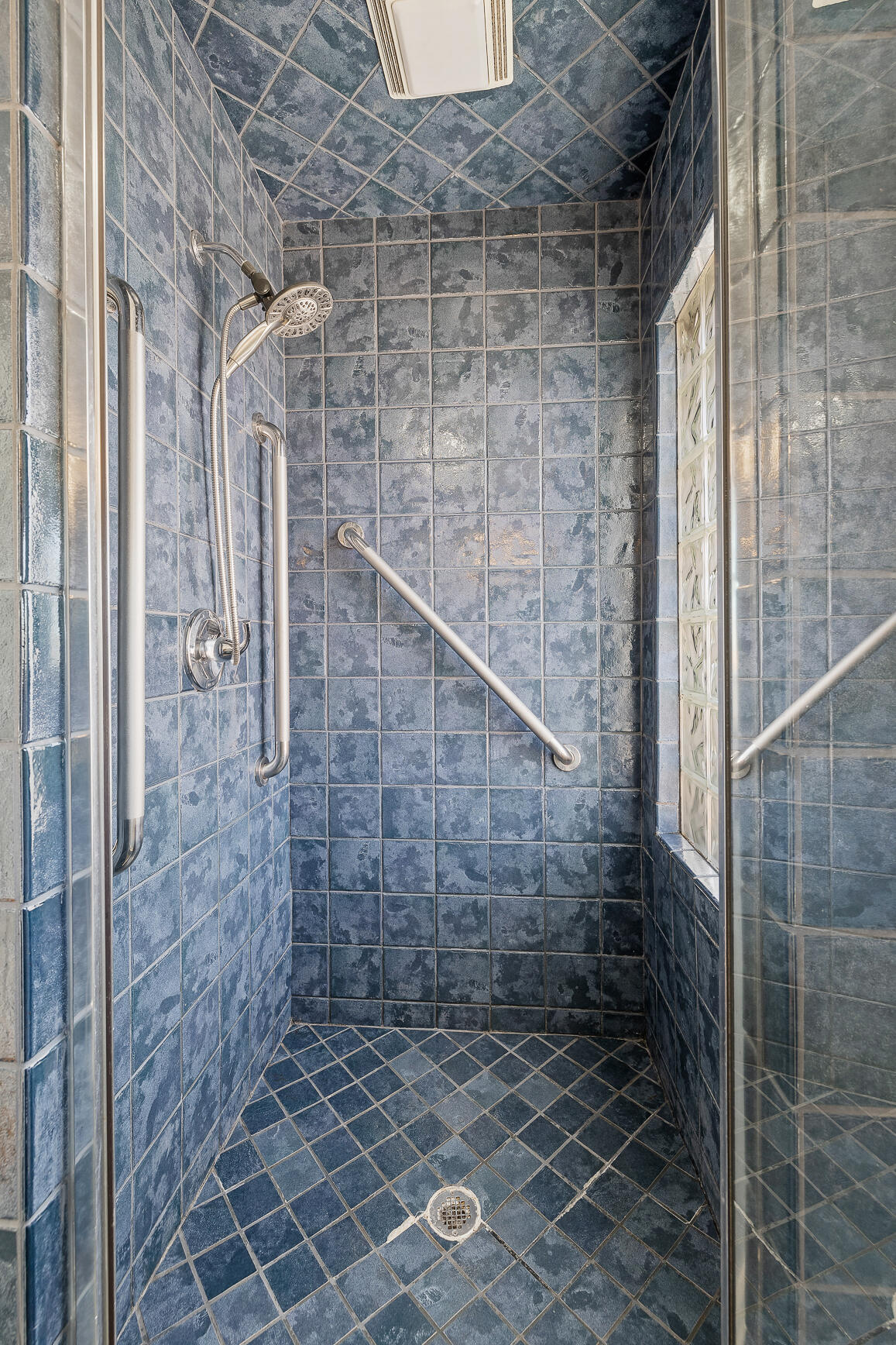301 Bass Road Chattanooga, TN 37421 - Photo 23 of 44 Primary Shower