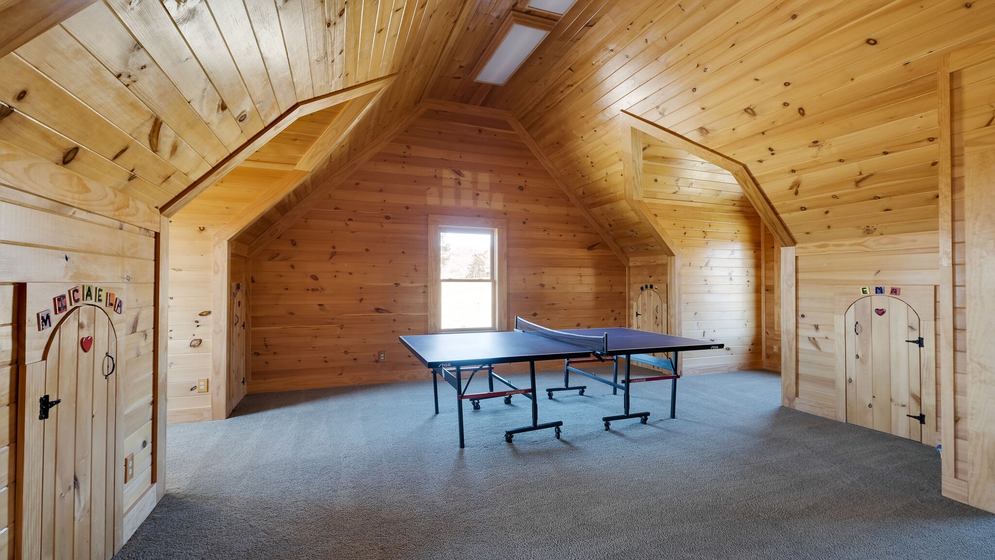 4054 Wilson Pike Franklin, TN 37067 - Photo 28 of 37 a room with furniture and a window