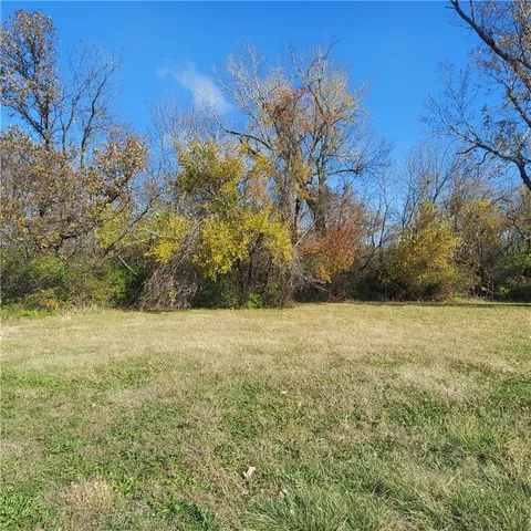 $749,500 | 8500 East State Rte 350, Kansas City, MO 64133