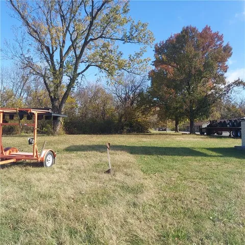 $749,500 | 8500 East State Rte 350, Kansas City, MO 64133