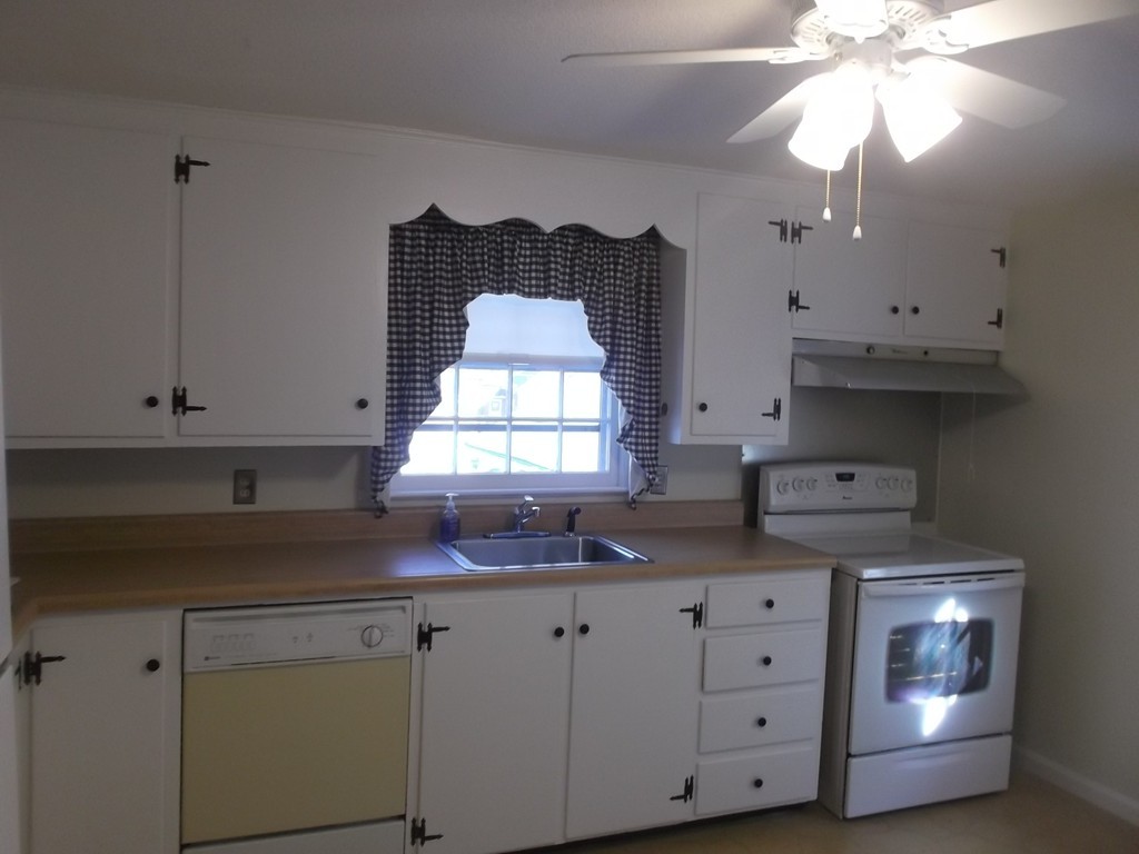 115 Ridge Road East Longmeadow, MA 01028 - Photo 3 of 23 Gallery Image 3